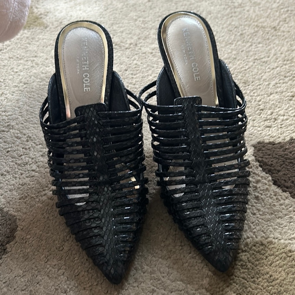 Gorgeous Kenneth Cole mules